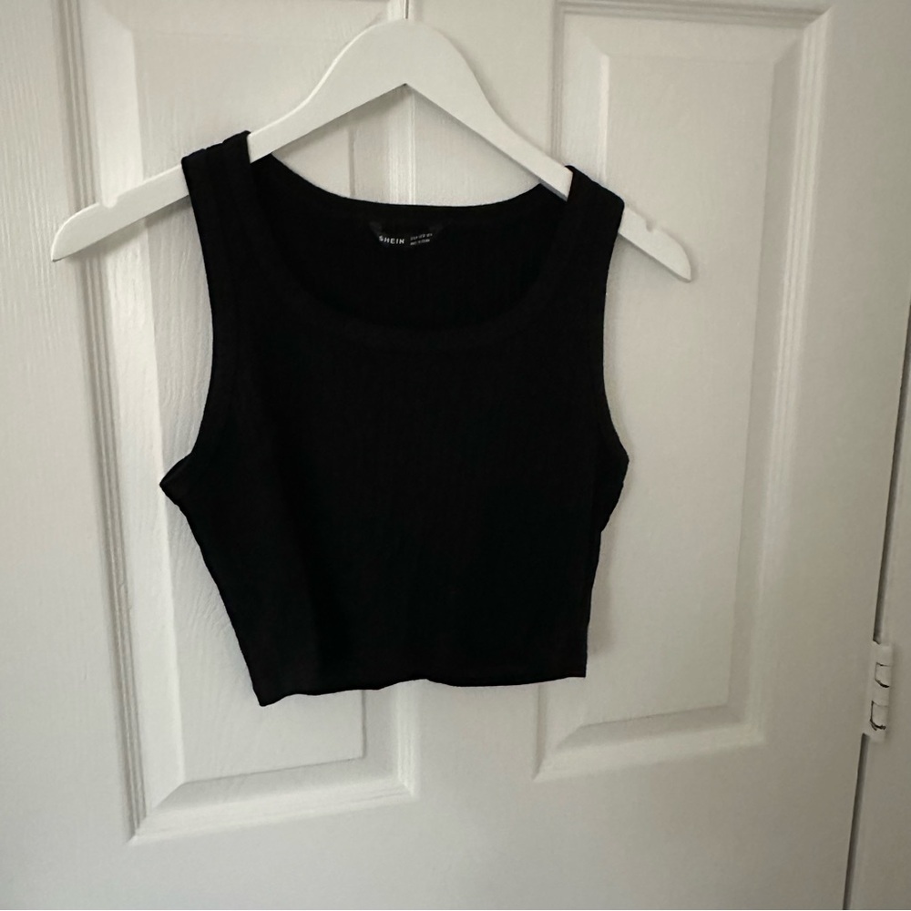 Black Sleeveless Ribbed Crop Top